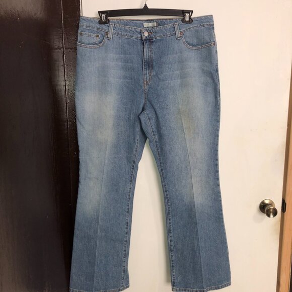 Levis 515 Boot Cut Jeans, Size 22M - Picture 7 of 12